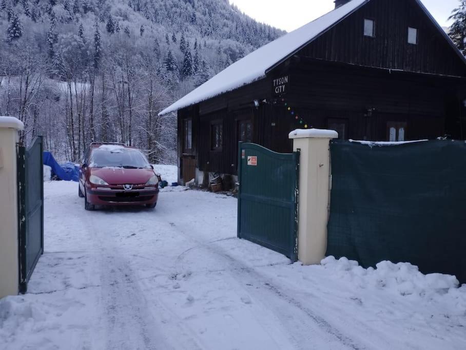 Chalet 8 Personnes + Grand Terrain Et Riviere Entremont Eksteriør bilde